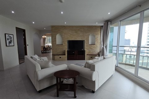 Condo à Khlong Toei, Bangkok, Thaïlande, 4 chambres № 201236 - photo 10