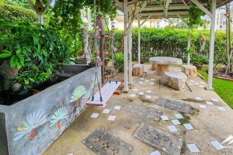 House in Chiang Mai, Thailand 5 bedrooms № 122796 - photo 11