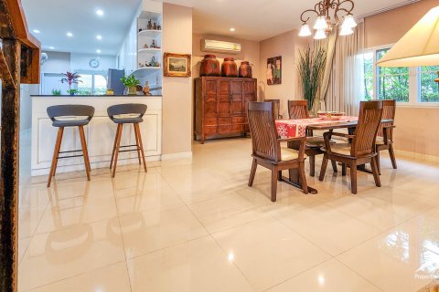 House in Chiang Mai, Thailand 5 bedrooms № 122796 - photo 17