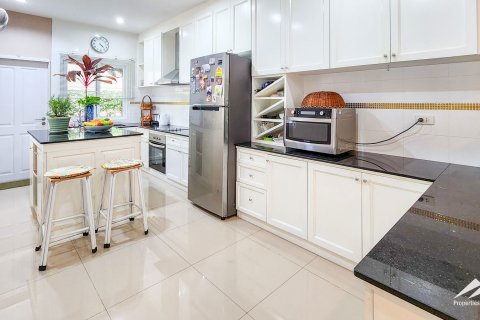 House in Chiang Mai, Thailand 5 bedrooms № 122796 - photo 22