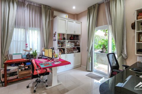 House in Chiang Mai, Thailand 5 bedrooms № 122796 - photo 13