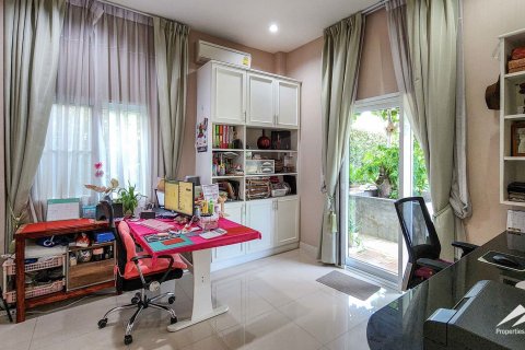 House in Chiang Mai, Thailand 5 bedrooms № 122796 - photo 13