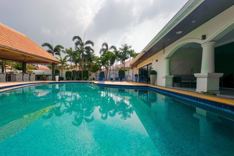 Maison à Pattaya, Thaïlande 6 chambres № 196375