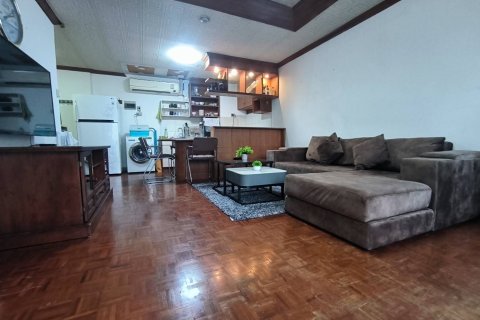 Studio dans le Condo à Chatuchak, Bangkok, Thaïlande  № 163305 - photo 2