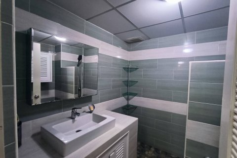 Studio dans le Condo à Chatuchak, Bangkok, Thaïlande  № 163305 - photo 8