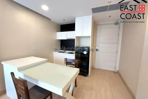 Condominio de 1 dormitorio en Jomtien Beach, Pattaya, Tailandia № 212342 - foto 2