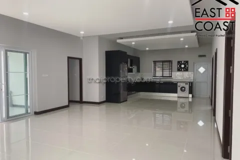 Casa de 3 dormitorios en Pattaya, Tailandia № 212344 - foto 8