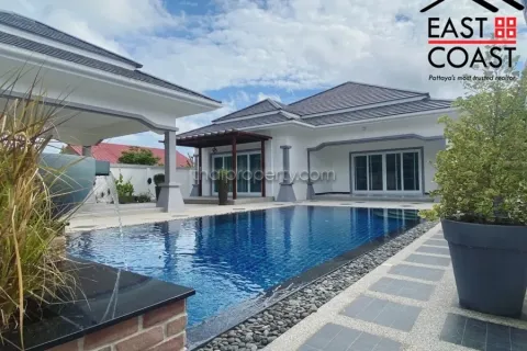 House in Pattaya, Thailand 3 bedrooms № 212344
