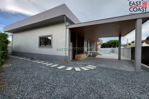 Casa de 4 dormitorios en Pattaya, Tailandia № 212341 - foto 7
