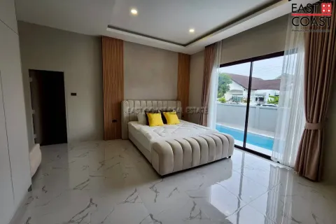 Casa de 4 dormitorios en Pattaya, Tailandia № 212340 - foto 19
