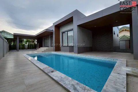 House in Pattaya, Thailand 4 bedrooms № 212340