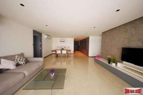 Apartment in Bangkok, Thailand 3 bedrooms № 193322 - photo 4