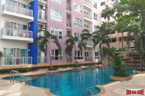 Apartment in Bangkok, Thailand 3 bedrooms № 193322