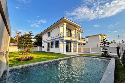 Maison à Pattaya, Thaïlande 4 chambres № 195997