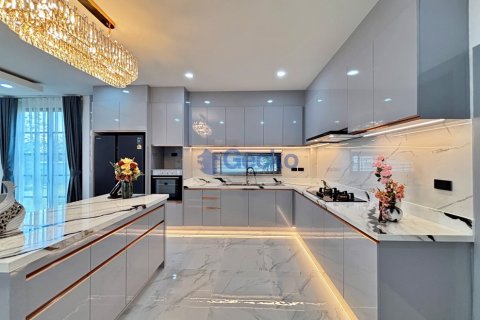 บ้านในพัทยา, ประเทศไทย 4 ห้องนอน № 195997 - รูปถ่าย 11