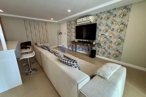 Condo in Pattaya, Thailand, 2 bedrooms № 195995 - photo 13