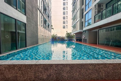 Condo in Pattaya, Thailand, 2 bedrooms  № 195995