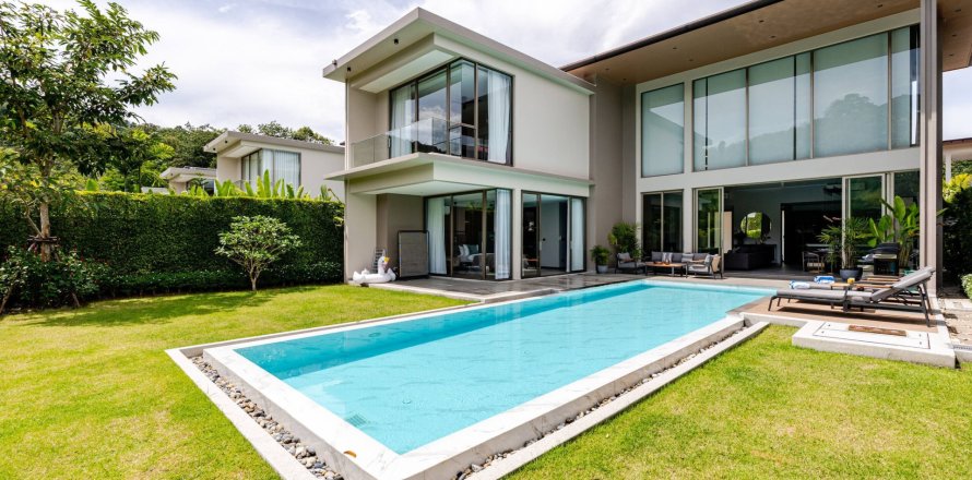 Villa in Phuket, Thailand 4 bedrooms № 151160