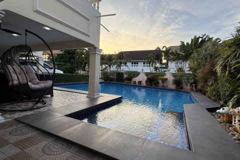 Villa à Pattaya, Thaïlande 3 chambres № 172335 - photo 12