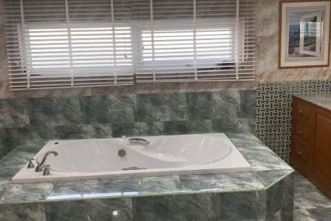 Villa à Pattaya, Thaïlande 3 chambres № 172335 - photo 8