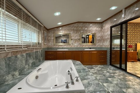 Villa à Pattaya, Thaïlande 3 chambres № 172335 - photo 19