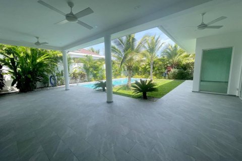 Villa in Hua Hin, Thailand 3 bedrooms № 172868 - photo 3