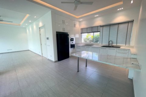 Villa in Hua Hin, Thailand 3 bedrooms № 172868 - photo 8
