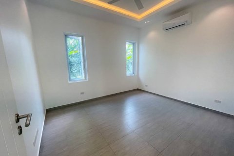 Villa in Hua Hin, Thailand 3 bedrooms № 172868 - photo 9