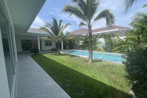 Villa in Hua Hin, Thailand 3 bedrooms № 172868 - photo 4
