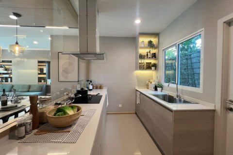 House in Samut Prakan, Thailand 4 bedrooms № 158077 - photo 7