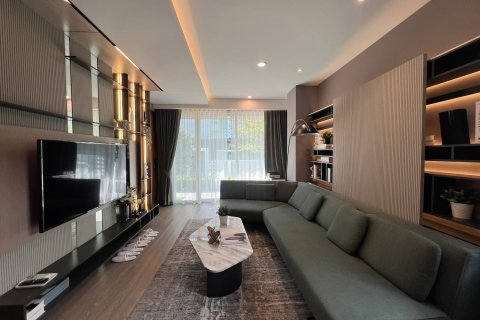 House in Samut Prakan, Thailand 4 bedrooms № 158077 - photo 5