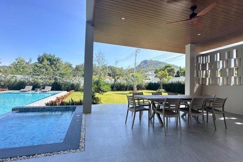 Вилла в Хуа Хине, Таиланд с 5 спальнями  № 158075 - фото 2