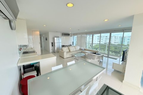 Condo in Hua Hin, Thailand, 3 bedrooms  № 173549 - photo 5
