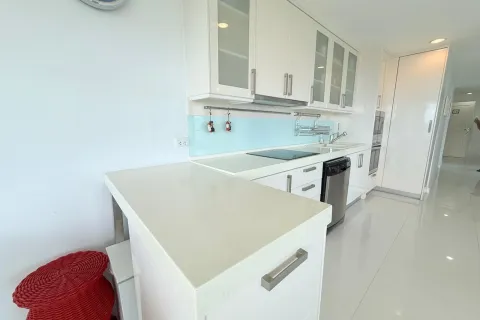 Condo in Hua Hin, Thailand, 3 bedrooms  № 173549 - photo 11