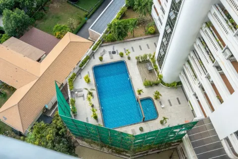 Condo à Khlong Toei, Bangkok, Thaïlande, 2 chambres № 173548 - photo 13