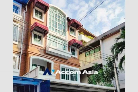 Adosado de 4 dormitorios en Yan Nawa, Bangkok, Tailandia № 216808