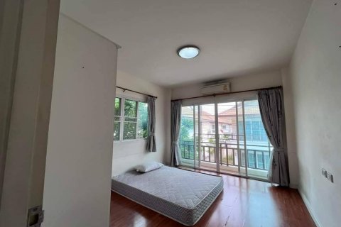 House in Pathum Thani, Thailand 3 bedrooms № 142720 - photo 5