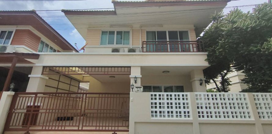 House in Pathum Thani, Thailand 3 bedrooms № 142720