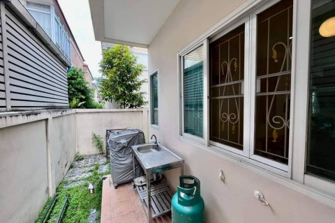 House in Pathum Thani, Thailand 3 bedrooms № 142720 - photo 8