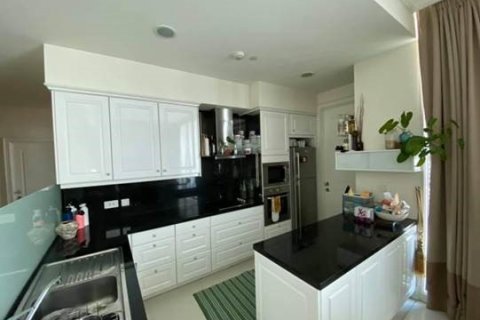 Condo in Bangkok, Thailand, 2 bedrooms  № 143316 - photo 11