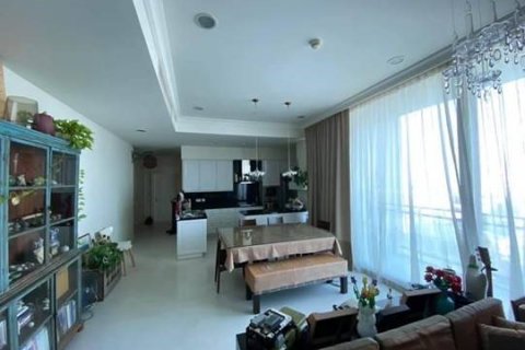 Condo in Bangkok, Thailand, 2 bedrooms  № 143316 - photo 1