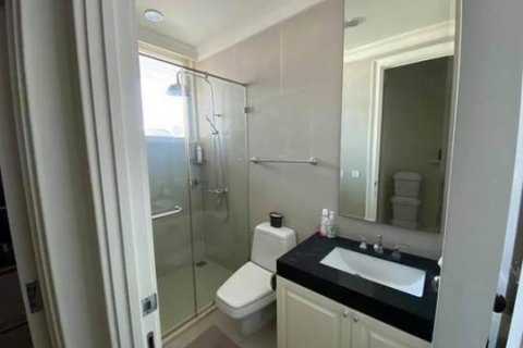 Condo in Bangkok, Thailand, 2 bedrooms  № 143316 - photo 13
