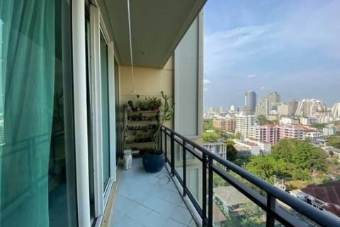 Condo in Bangkok, Thailand, 2 bedrooms  № 143316 - photo 14