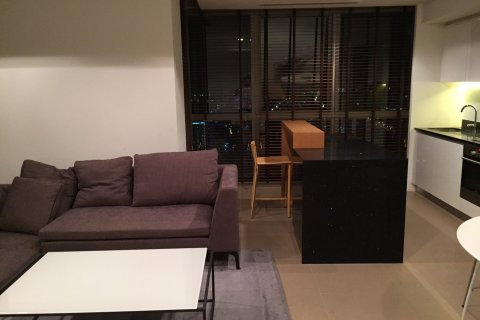 Condo in Bangkok, Thailand, 2 bedrooms  № 143312 - photo 4