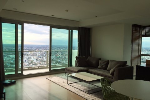 Condo in Bangkok, Thailand, 2 bedrooms  № 143312 - photo 1
