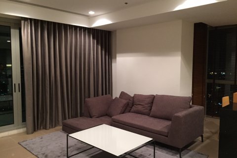 Condo in Bangkok, Thailand, 2 bedrooms  № 143312 - photo 2