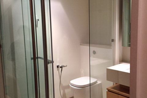 Condo in Bangkok, Thailand, 2 bedrooms  № 143312 - photo 7