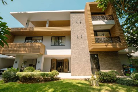 House in Chiang Mai, Thailand 4 bedrooms № 155373 - photo 2