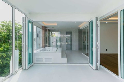 Villa in Chiang Mai, Thailand 8 bedrooms № 155376 - photo 7