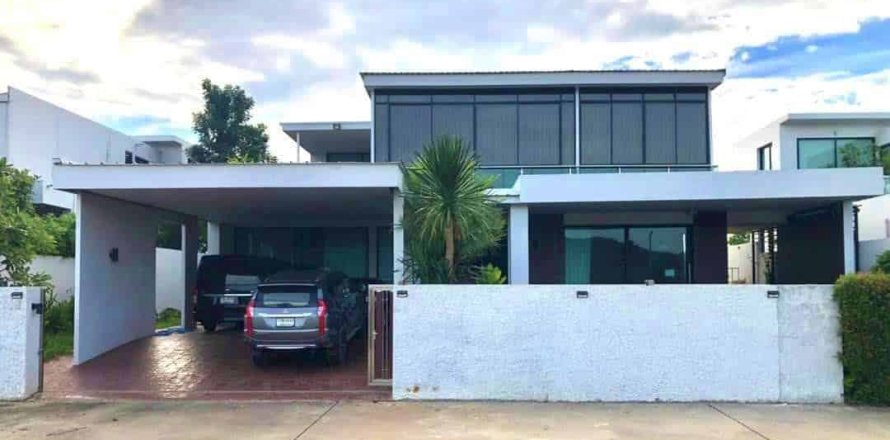 Villa in Chiang Mai, Thailand 4 bedrooms № 155377